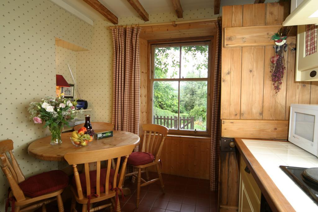 Springburn Cottage Strachur Exterior photo